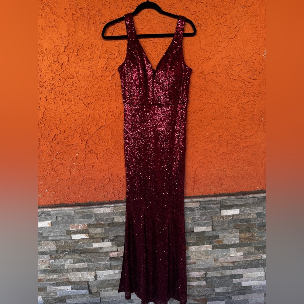 Elegant Burgundy Sequin Gown with slit on the side leg - Picture 1 of 4